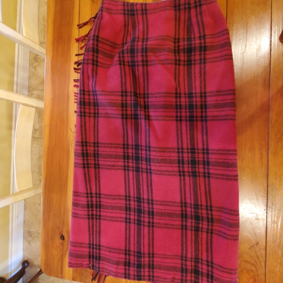 Wool Full-wrap Skirt with Fringe, fully lined, Size 8P - Picture 4 of 5